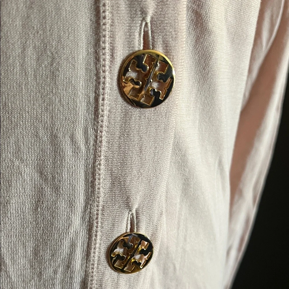 🛑 1 hour sale. Tory Burch, Large, Rose Light Pink Cardigan w: gold T buttons - Picture 4 of 8